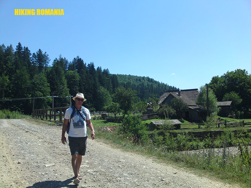 Hiking between Sucevita and Putna monasteries